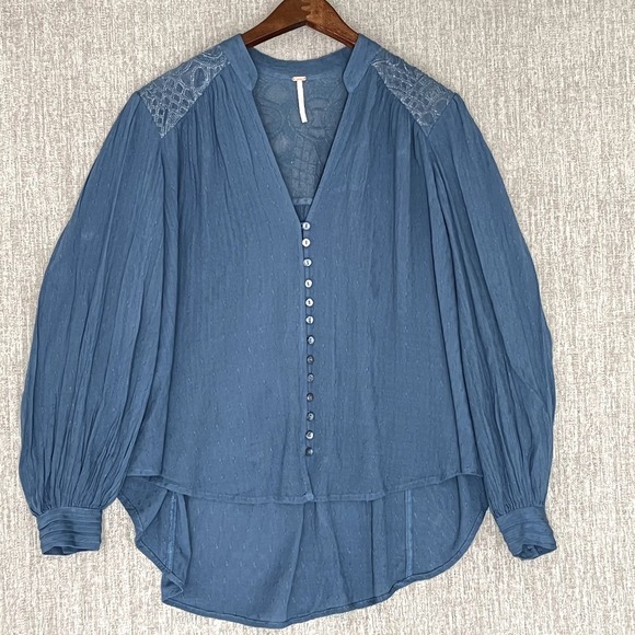 Free People Tops - Free People Womens XS Blue Long Sleeve Hi-Low Lace Detail Relaxed‎ Fit Blouse
